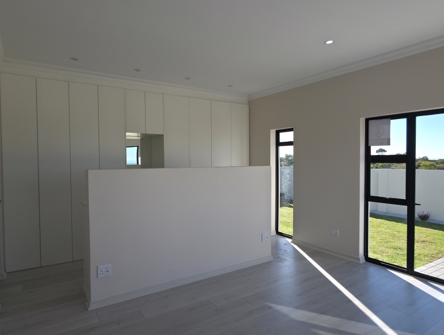 4 Bedroom Property for Sale in Fountains Estate Eastern Cape